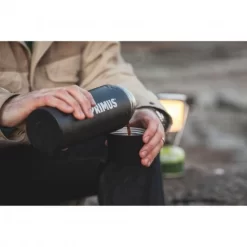 Primus TrailBreak Vacuum Bottle 0.75l Black 7 Primus TrailBreak Vacuum Bottle 0.75l Black -Camping Online Store p737862 trailbreak vacuum bottle lisalowenborg 2016 1 550x550 1