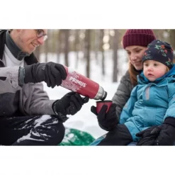 Primus Vacuum Bottle 0.75l Ox Red 5 Primus Vacuum Bottle 0.75l Ox Red -Camping Online Store p742340 vacuum bottle stina hjelm 2021 05 550x550 1